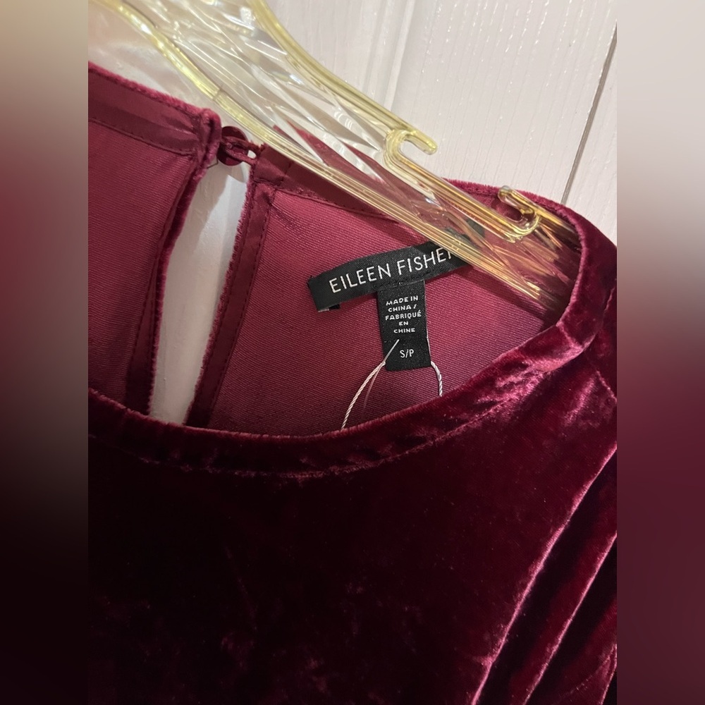 Eileen Fisher Crewneck Velvet Dress Burgundy Small NWT - Picture 3 of 4